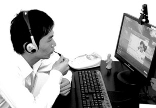 skype 面试面试官不在,如何应对突发状况及自我展示策略
